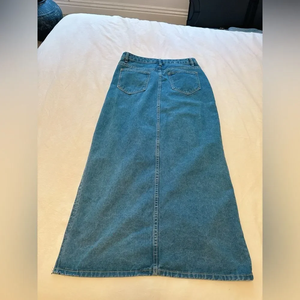 Denim skirt with slit